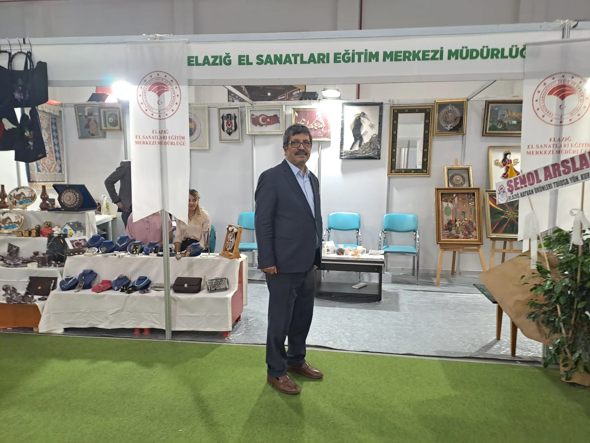Video: Elazığ’da El Sanatları Standına Yoğun İlgi