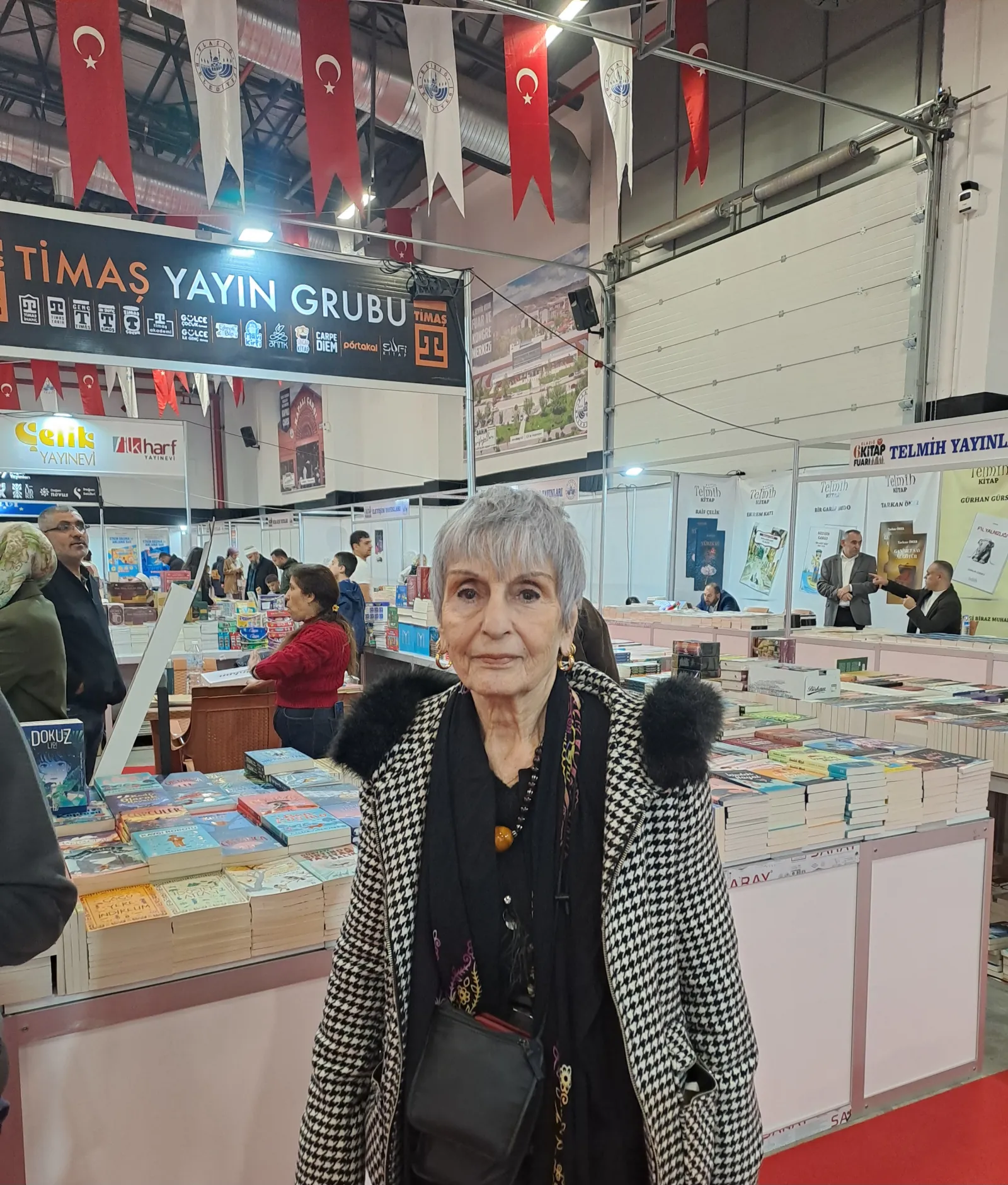 Manşet: MILLİ ŞAİRİMİZ MEHMET AKIF ERSOY TORUNU ELAZIĞ KİTAP FUARINA KATILIYOR.