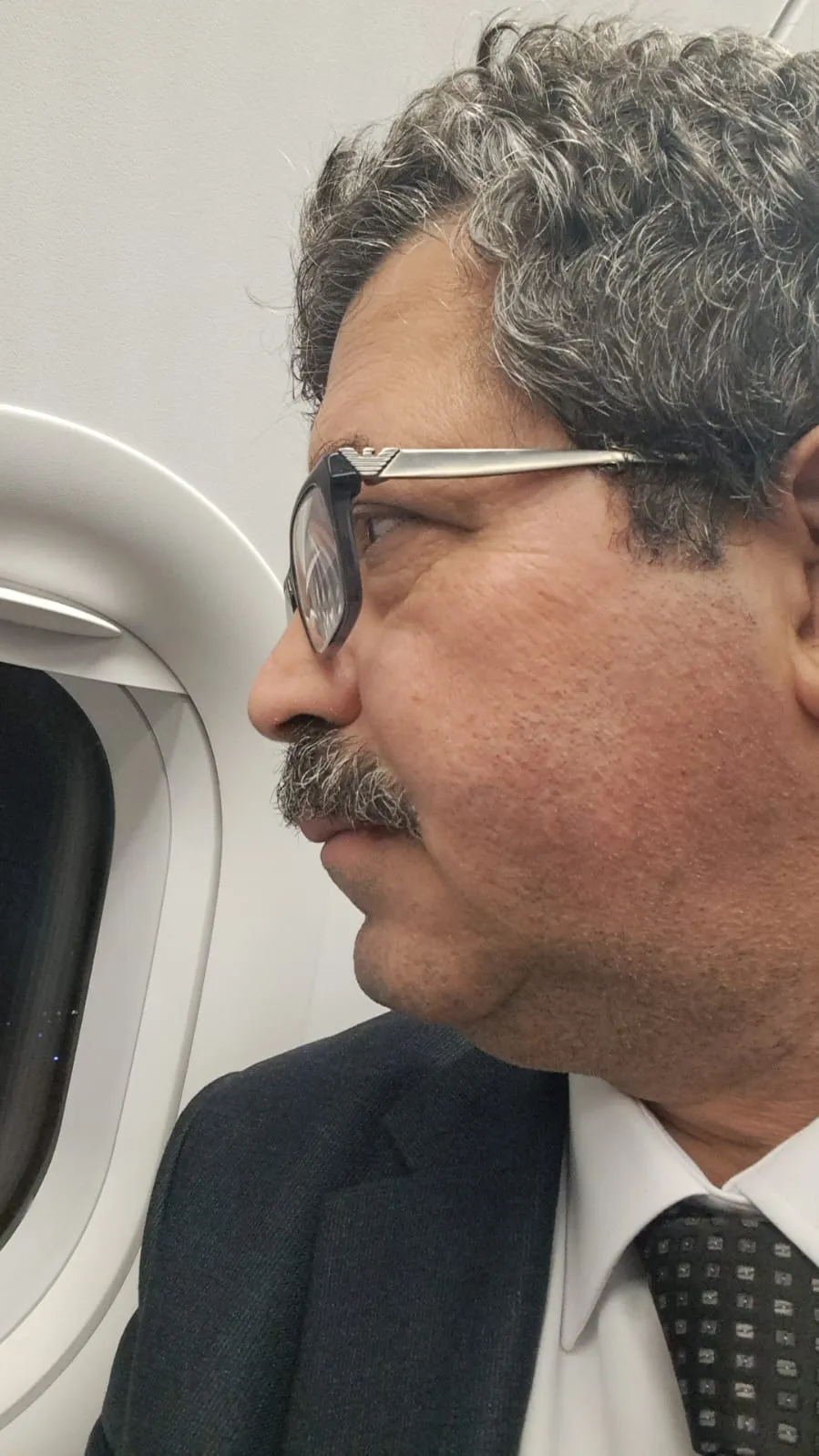 Manşet: İNSAN BİR YOLCUDUR..