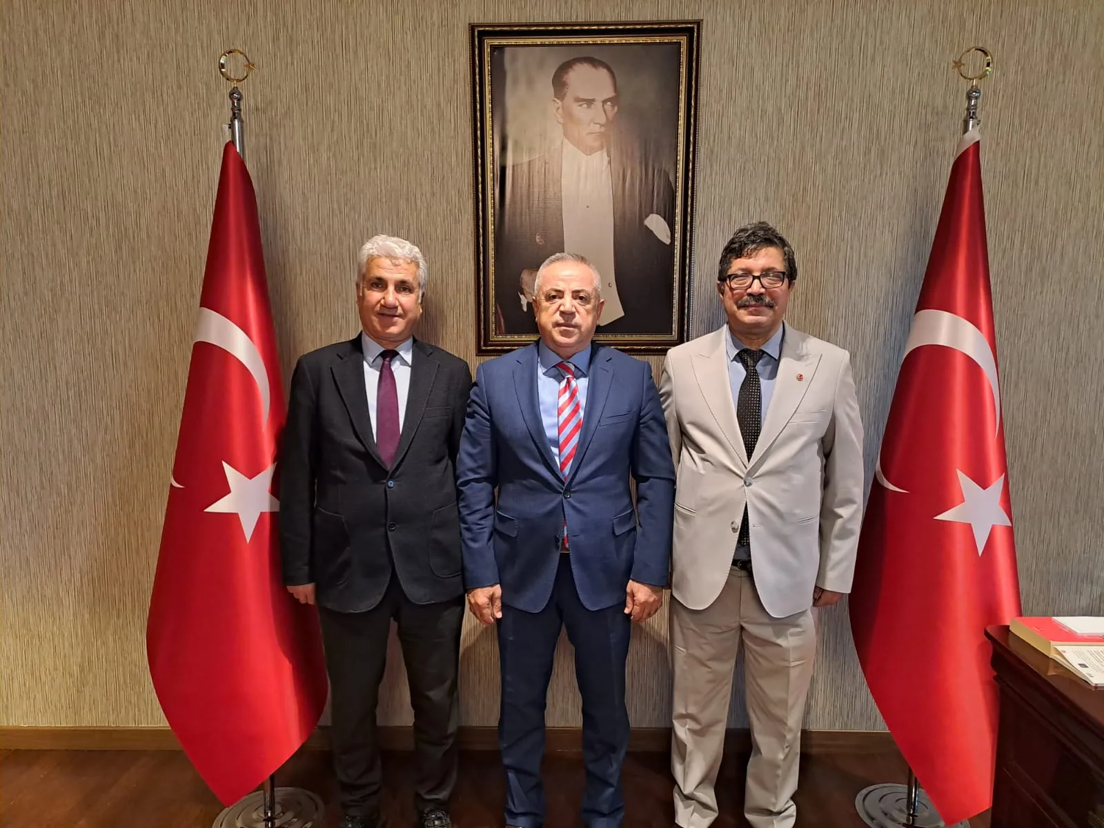 Manşet: Medyabir Ajans’tan Anlamlı Ziyaret: Çekmeköy Kaymakamı Hemşehrimiz Resul Çelik ile Bir Araya Gelindi