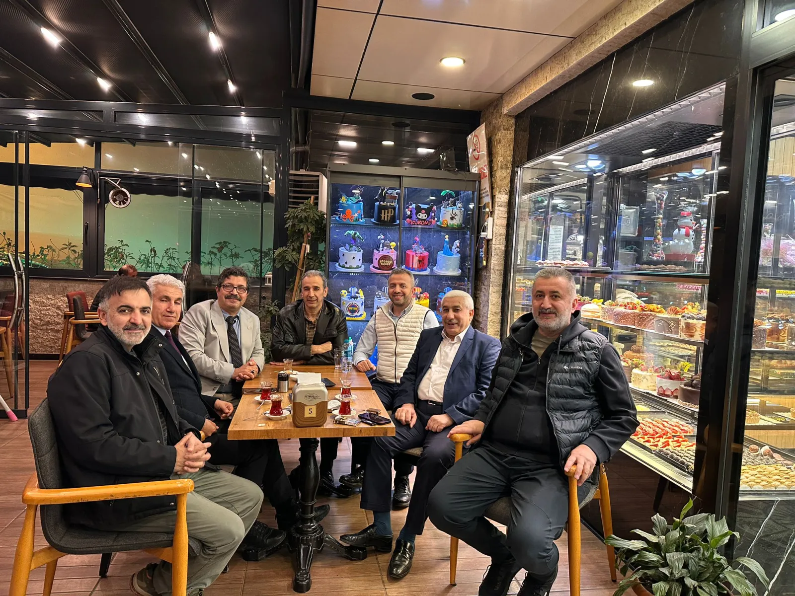 Manşet: 10 Yıllık Dostluk Sultanbeyli’de Tazelendi: "Dünya Dostlarla Güzel"