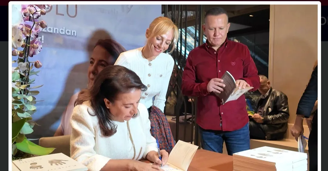 Manşet: ELAZIĞLI  BAŞARILI BÜROKRATIN İMZA GÜNÜ