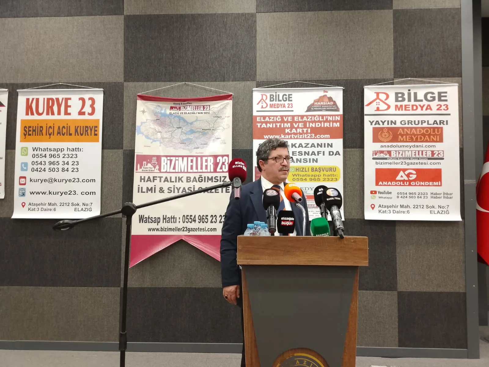 Video: BİZİMELLER23 GAZETESİ 1.YILINDA  ÖDÜL GÉCESİ DÜZENLENDİ