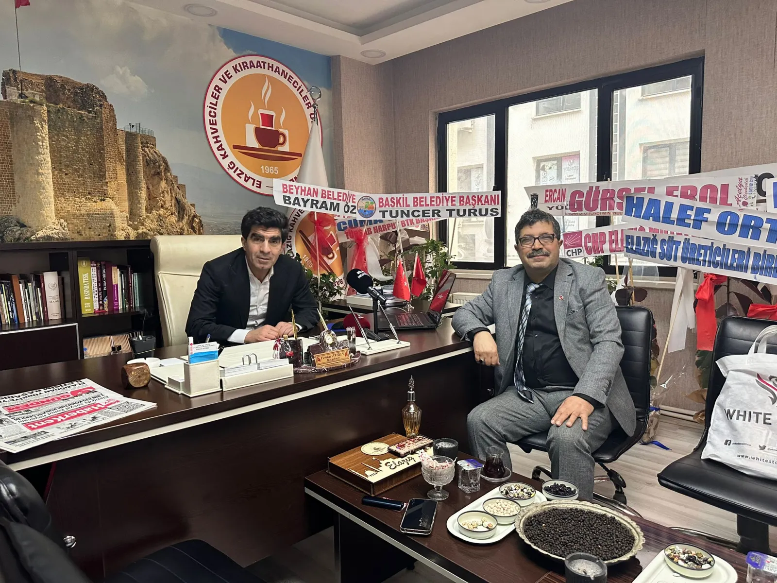 Manşet: KAHVECİLER VE KIRAHATHANECİLER ODA BAŞKANINI ZİYARET ETTİK