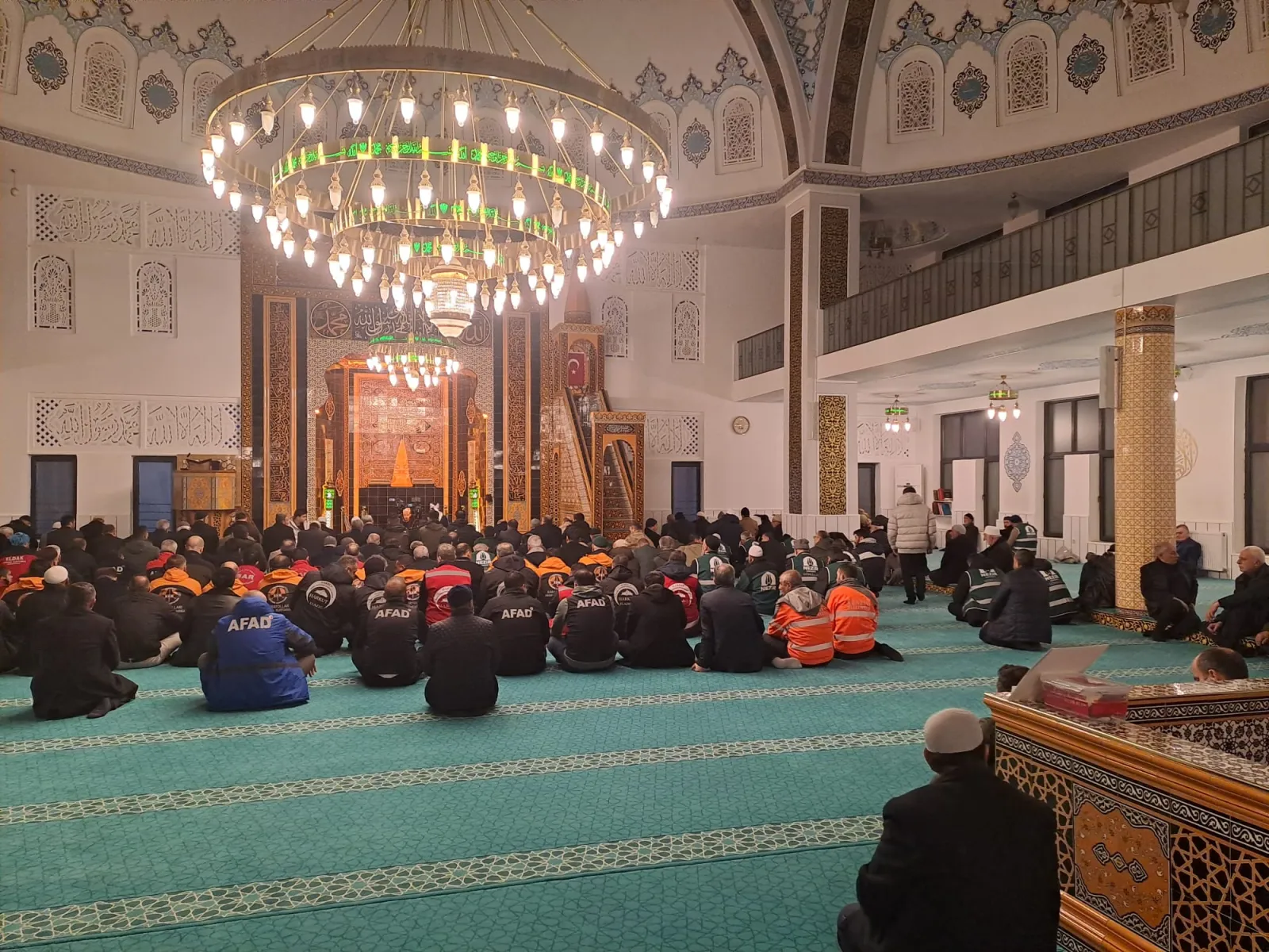 Manşet: 6 ŞUBAT 2023 DEPREMİ DOLAYISIYLA ELAZIĞ İMAM-I AZAM CAMİİNDE MEVLiT OKUTULDU