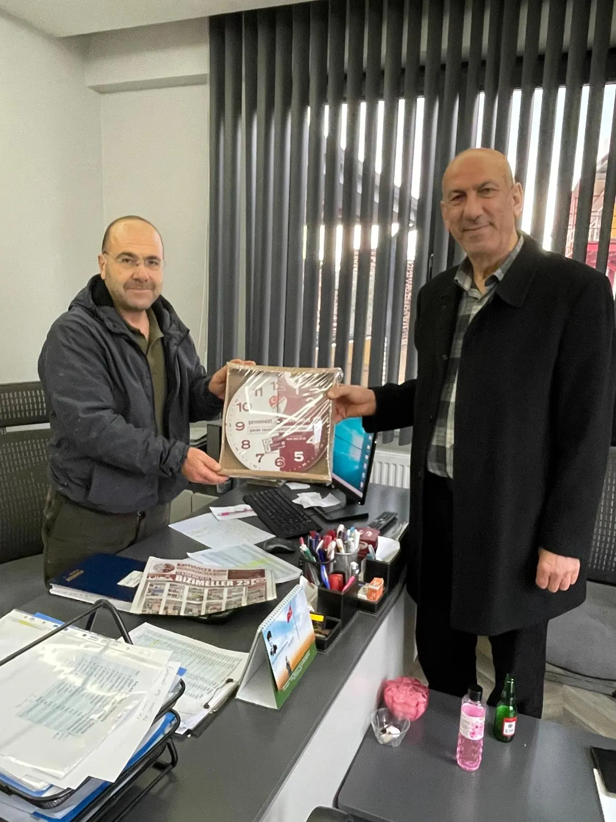 Manşet: GAZETEMİZ BURSA TEMSİLCİSİ HARUN ALSANCAK’TAN AHMET KUTLUSAN’ A ZİYARET