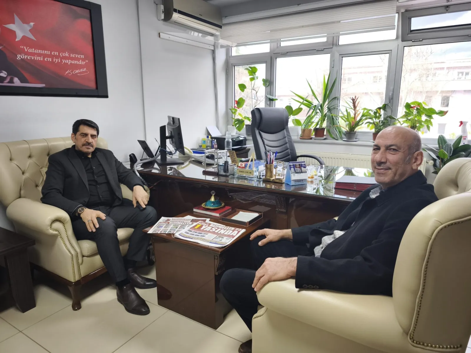 Manşet: GAZETEMİZ BURSA TEMSİLCİSİ HARUN ALSANCAK’TAN İDRİS ÇOLAK’ A ZİYARET