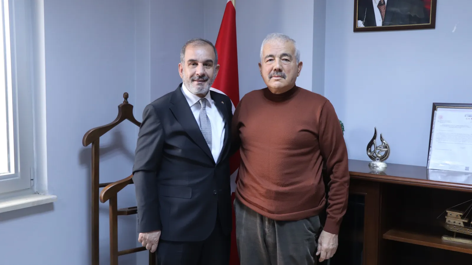 Manşet: BAŞKAN ALAN'DAN RECEP ALYAMAÇ'A ZİYARET