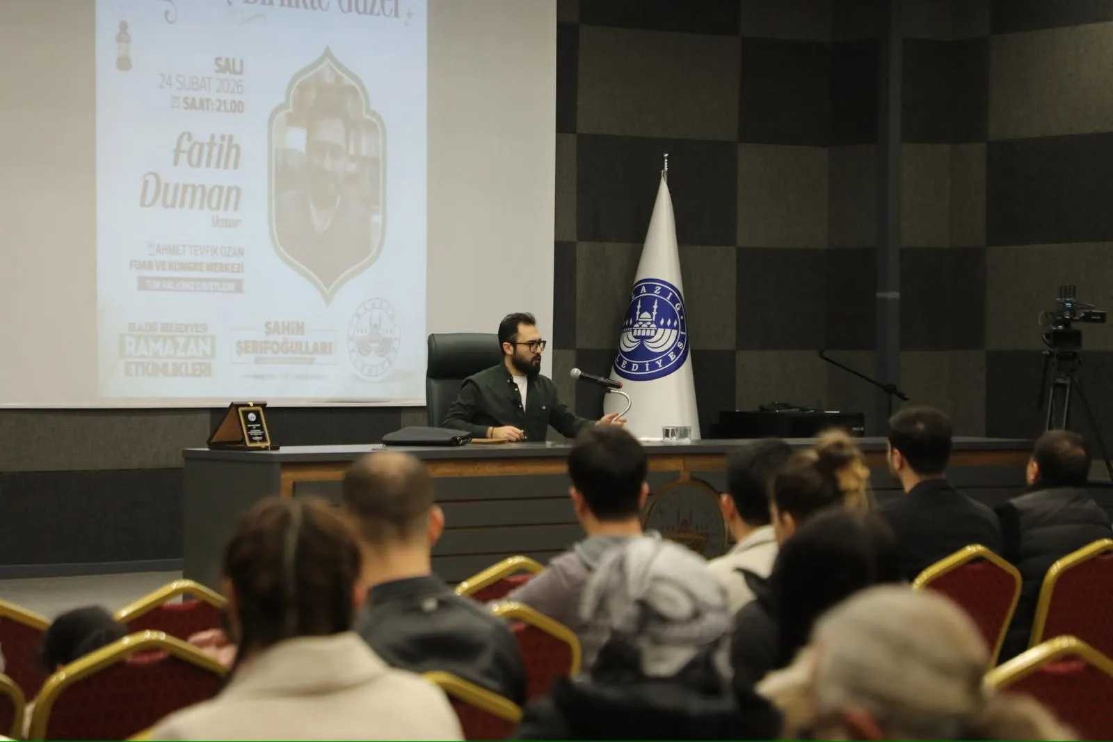 Manşet: AHMET TEVFİK OZAN FUAR VE KONGRE MERKEZİ'NDE RAMAZAN COŞKUSU SÜRÜYOR
