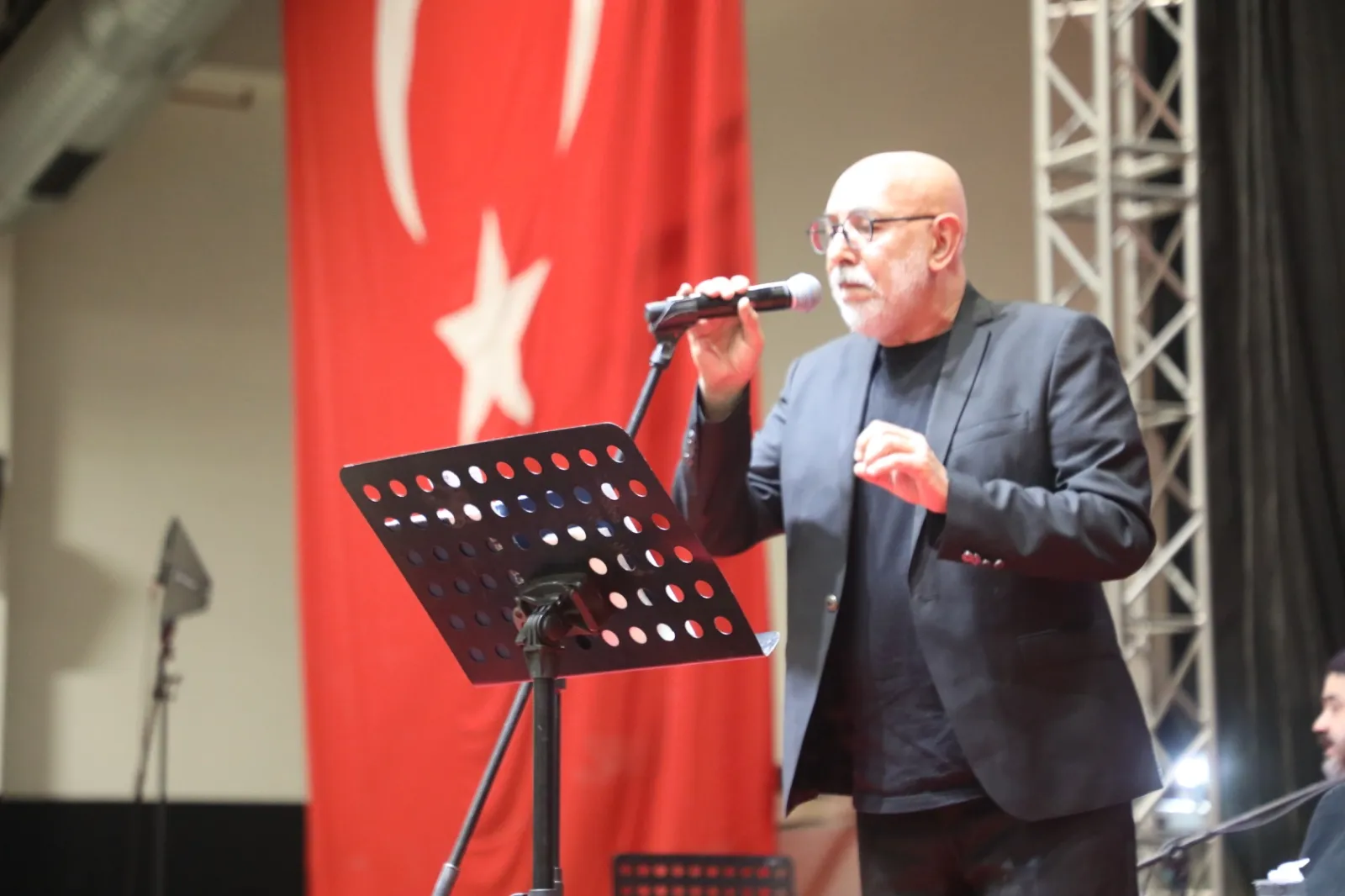 Manşet: YAZAR SİNAN YAĞMUR, RAMAZAN AYI ETKİNLİKLERİNE KONUK OLUYOR