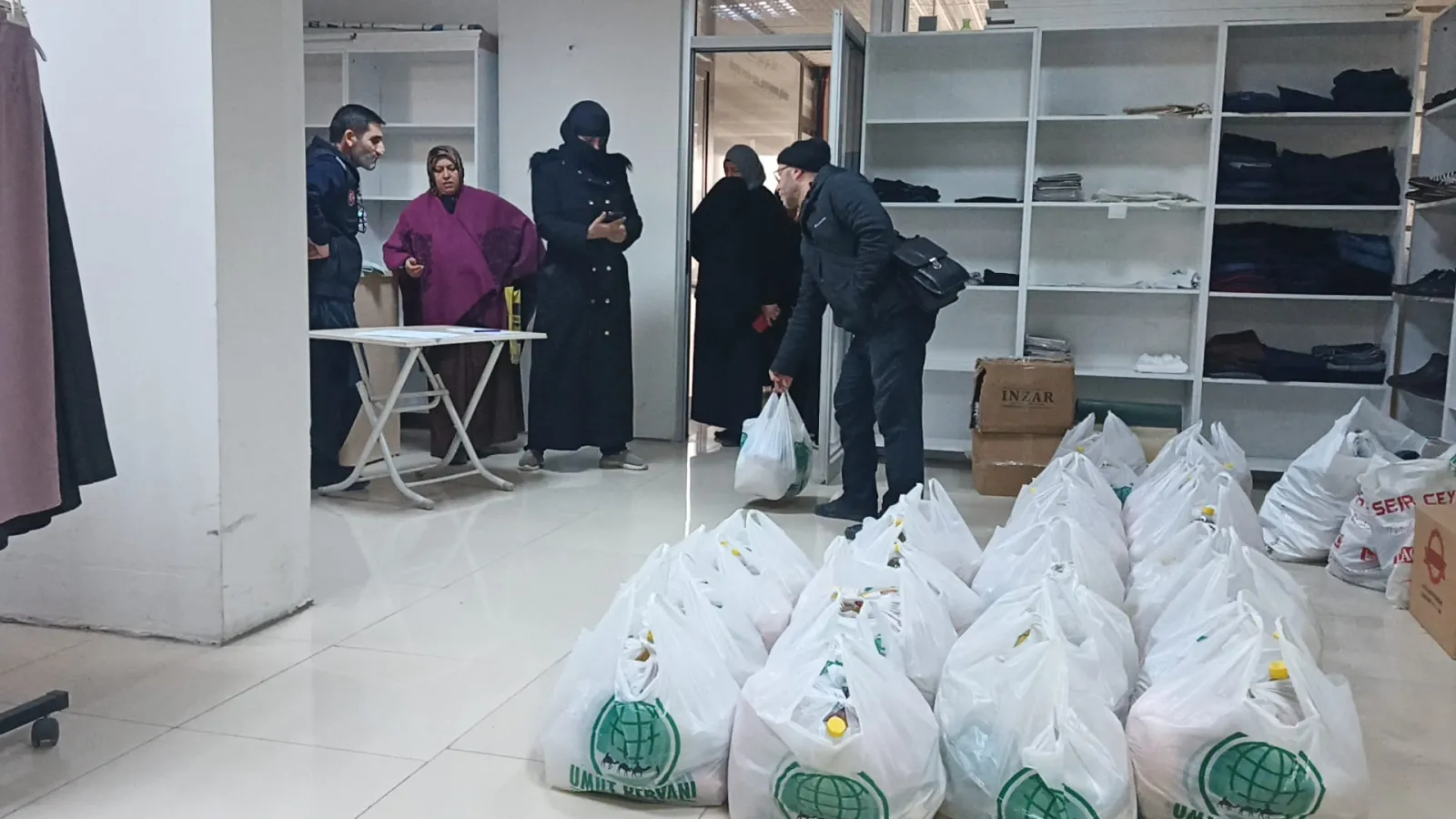 Manşet: ELAZIĞ UMUT KERVANI’NDAN RAMAZAN SEFERBERLİĞİ: "ONLARCA AİLENİN SOFRASINA UMUT OLDUK"