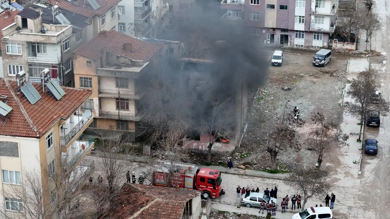 Manşet: ELAZIĞ İTFAİYESİ’NDEN GERÇEĞİ ARATMAYAN TATBİKAT