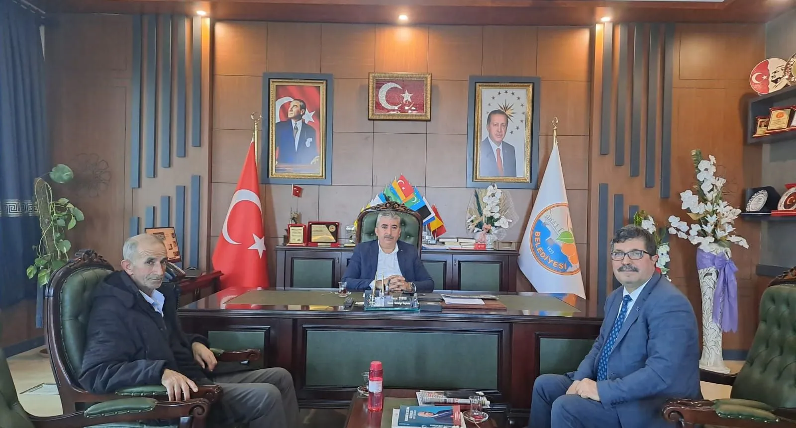 Manşet: BİLGE MEDYA 23 GRUP BAŞKANI HASAN BİLGE'DEN BASKİL BELEDİYE BAŞKANI TUNCER TURUS'A ZİYARET