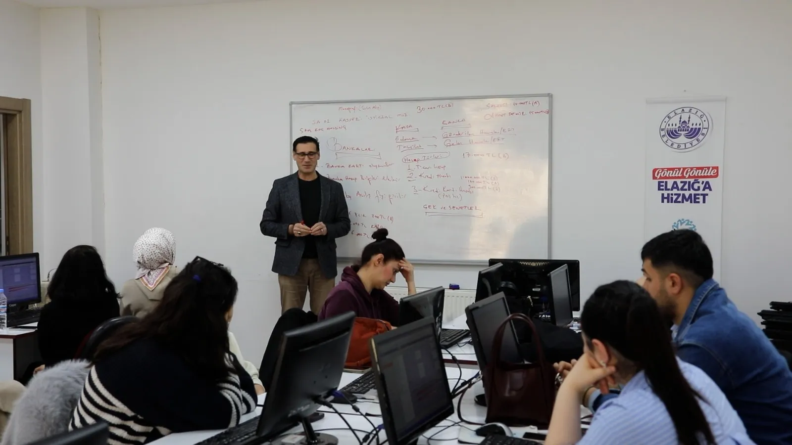Manşet: ELAZIĞ BELEDİYESİ’NDEN ÜCRETSİZ BİLGİSAYARLI MUHASEBE KURSU