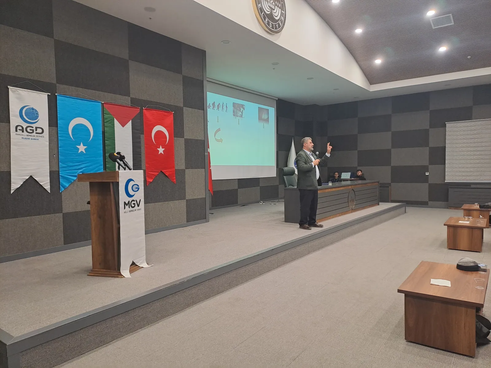 Manşet: AGD ELAZIG ŞUBESİNDEN  AİLE VE ÇOCUK PSIKOLOJIK İLIŞKİLİ SEMİNER