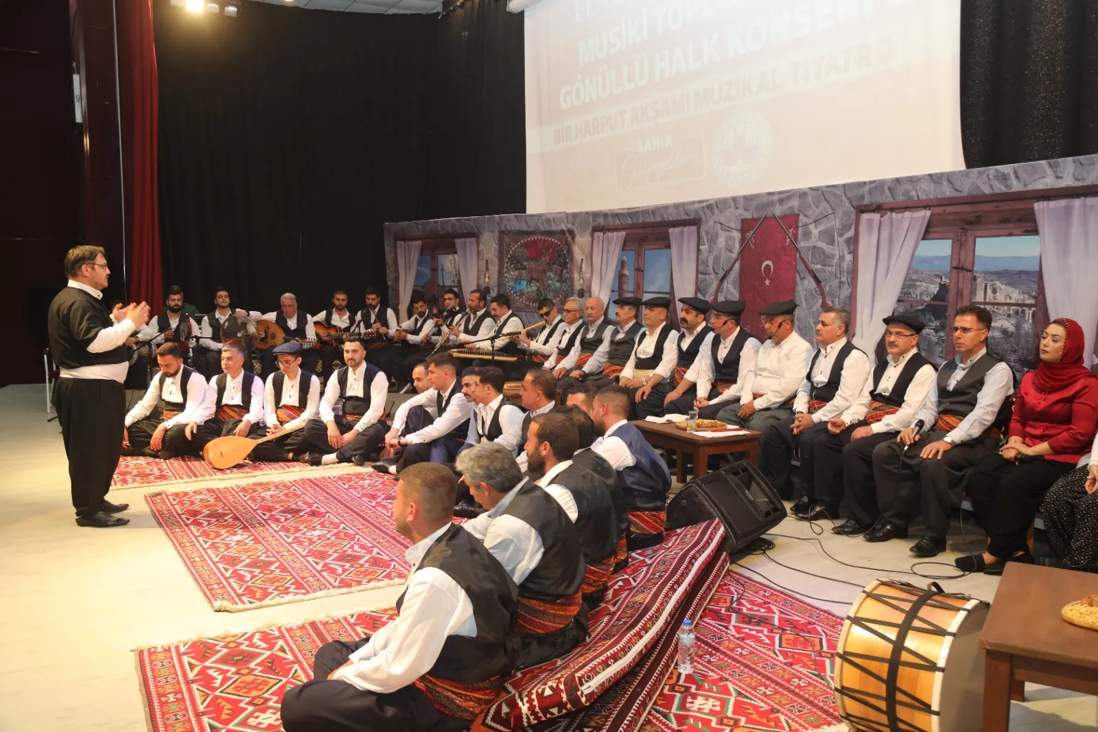 Manşet: ELAZIĞ BELEDİYESİ GENÇLİK KOROSU KURULUYOR