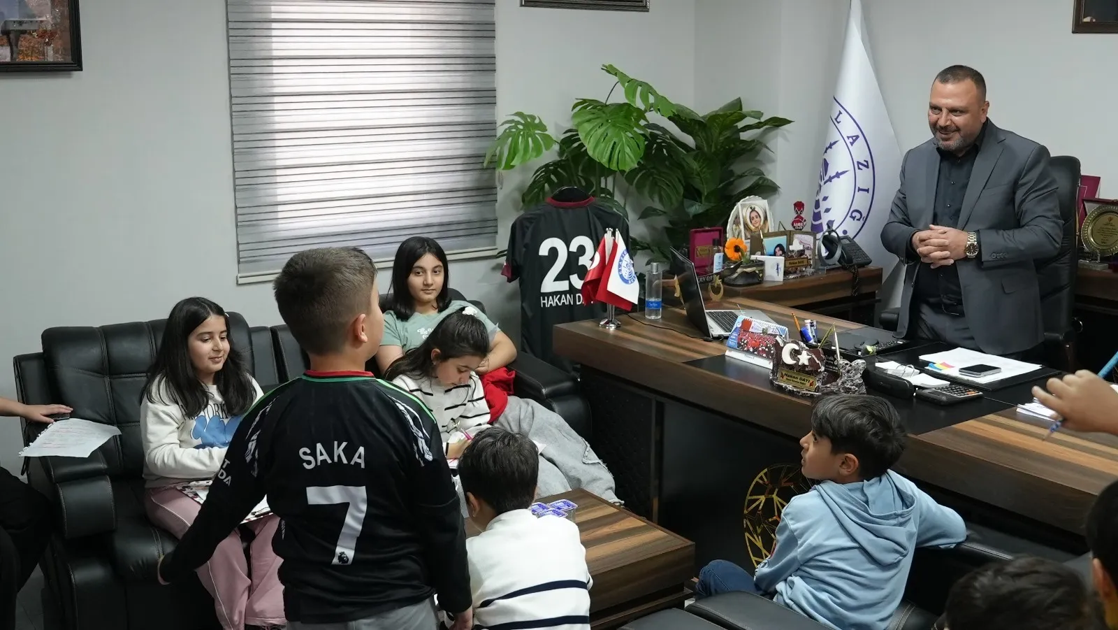 Manşet: ELAZIĞ BELEDİYESİ ULAŞIM HİZMETLERİ MÜDÜRLÜĞÜ, MİNİKLERI AĞIRLADI