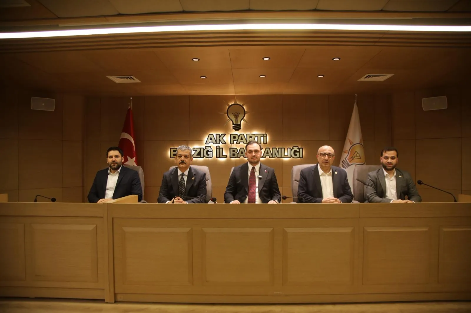 Manşet: MADEN VE GEZİN’DEN AK PARTİ’YE GÜÇLÜ KATILIM