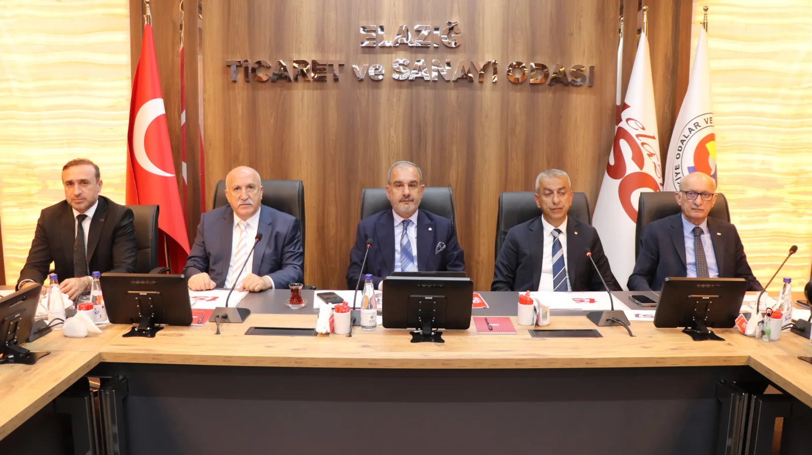 Manşet: BAŞKAN ALAN: “SANAYİ SİTESİNDE SÖYLEM DÖNEMİ BİTMELİ, EYLEM DÖNEMİNE GEÇİLMELİ”