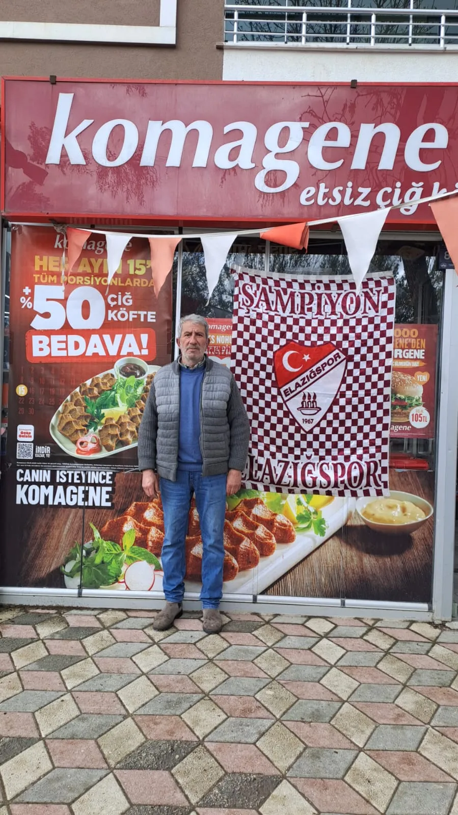 Manşet: ELAZIĞ ESNAFI TEK YÜREK: CADDE VE SOKAKLAR BAYRAKLARLA DONATILDI