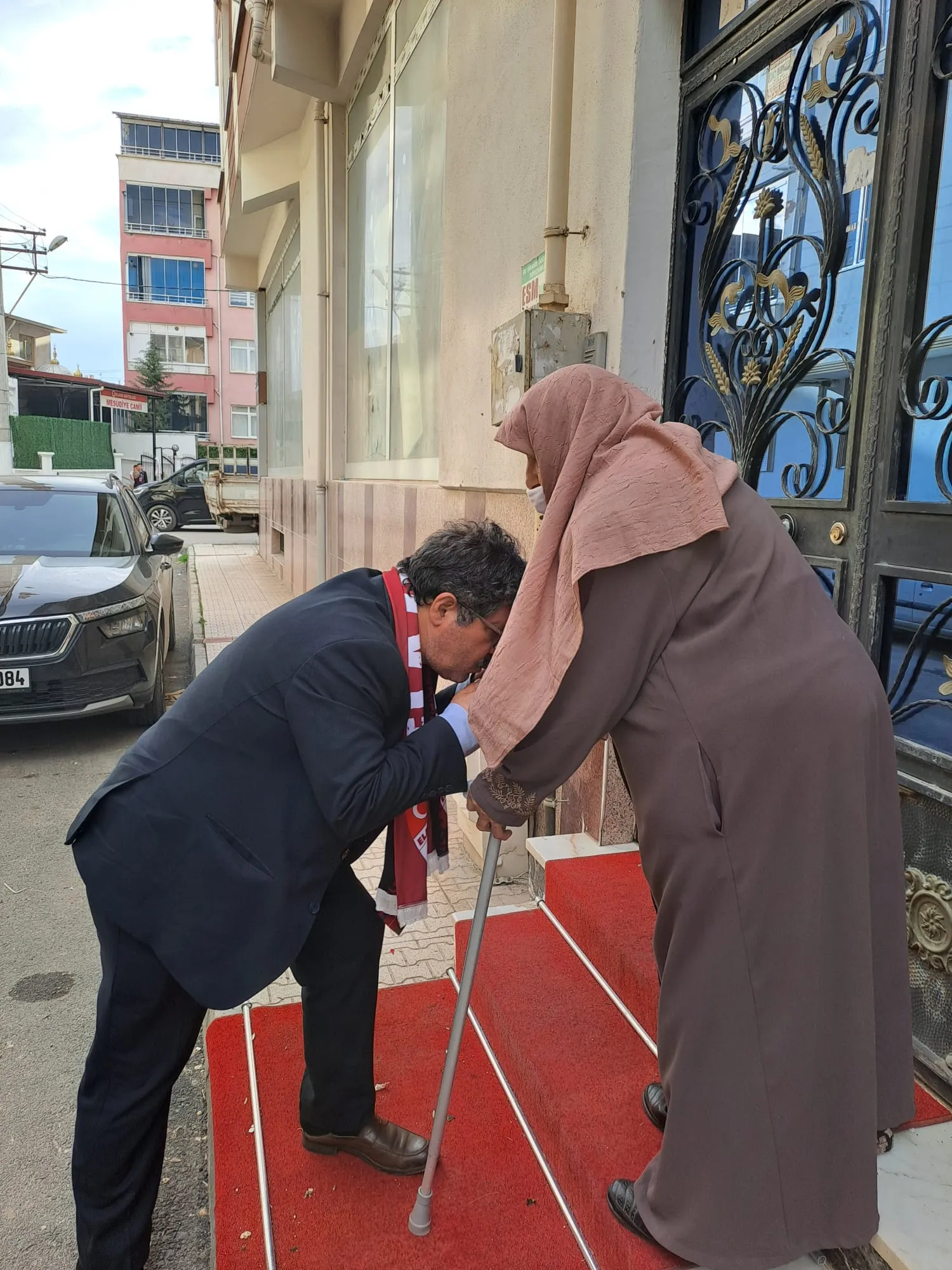 Manşet: DOST PARTİ ELAZIĞ İL BAŞKANI ANNELER GÜNÜ MESAJI