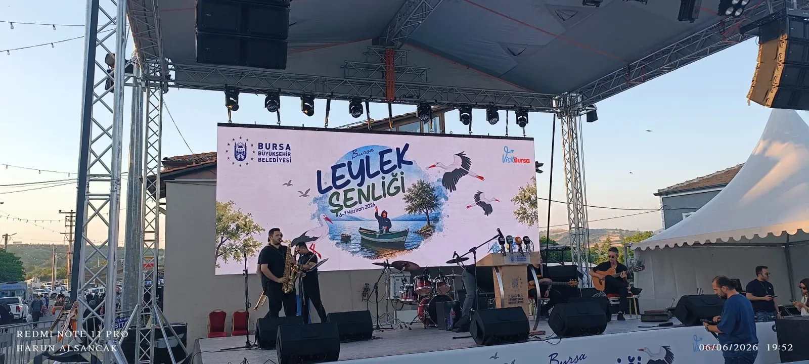 Manşet: DOĞA VE İNSANIN MUAZZAM BULUŞMASI: AVRUPA LEYLEK KÖYÜ’NDE "YAREN" COŞKUSU