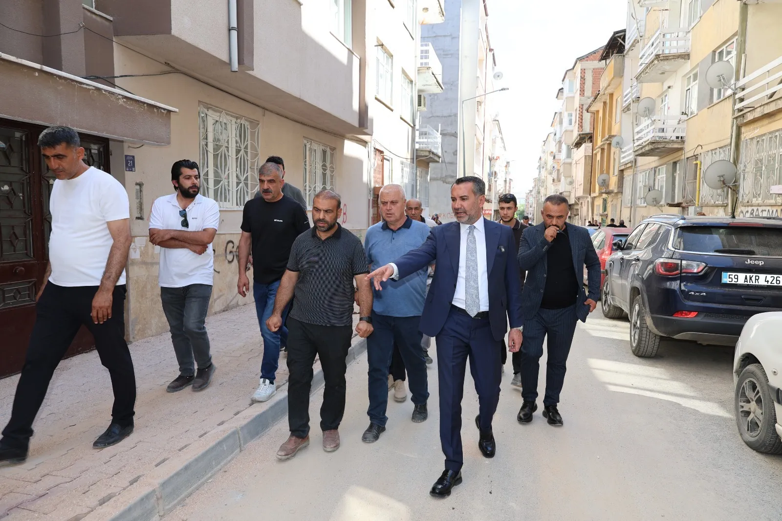 Manşet: BAŞKAN ŞERİFOĞULLARI, MAHALLE ZİYARETLERİNİ SÜRDÜRÜYOR
