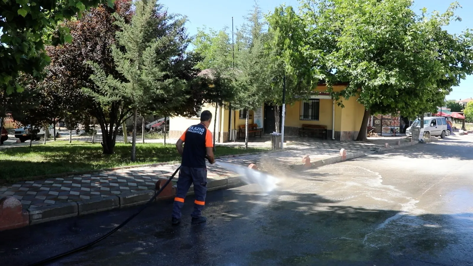 Manşet: HİCRET MAHALLESİ'NDE KAPSAMLI TEMİZLİK SEFERBERLİĞİ