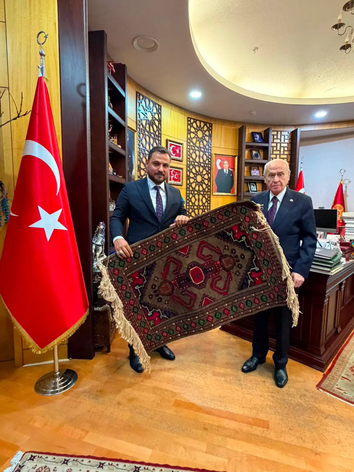 Manşet: MHP ELAZIĞ İL BAŞKANI YUNUS BAL GÖREVİNE DEVAM ETMEYECEĞİNİ AÇIKLADI