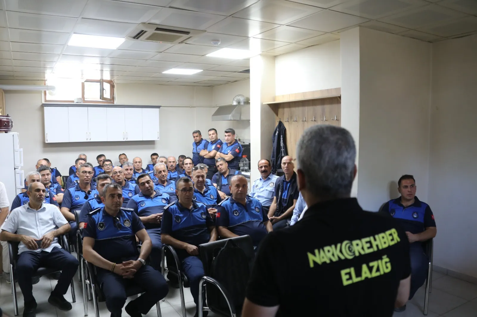 Manşet: ZABITA EKİPLERİNE YÖNELİK “NARKOREHBER” KONULU SEMİNER DÜZENLENDİ