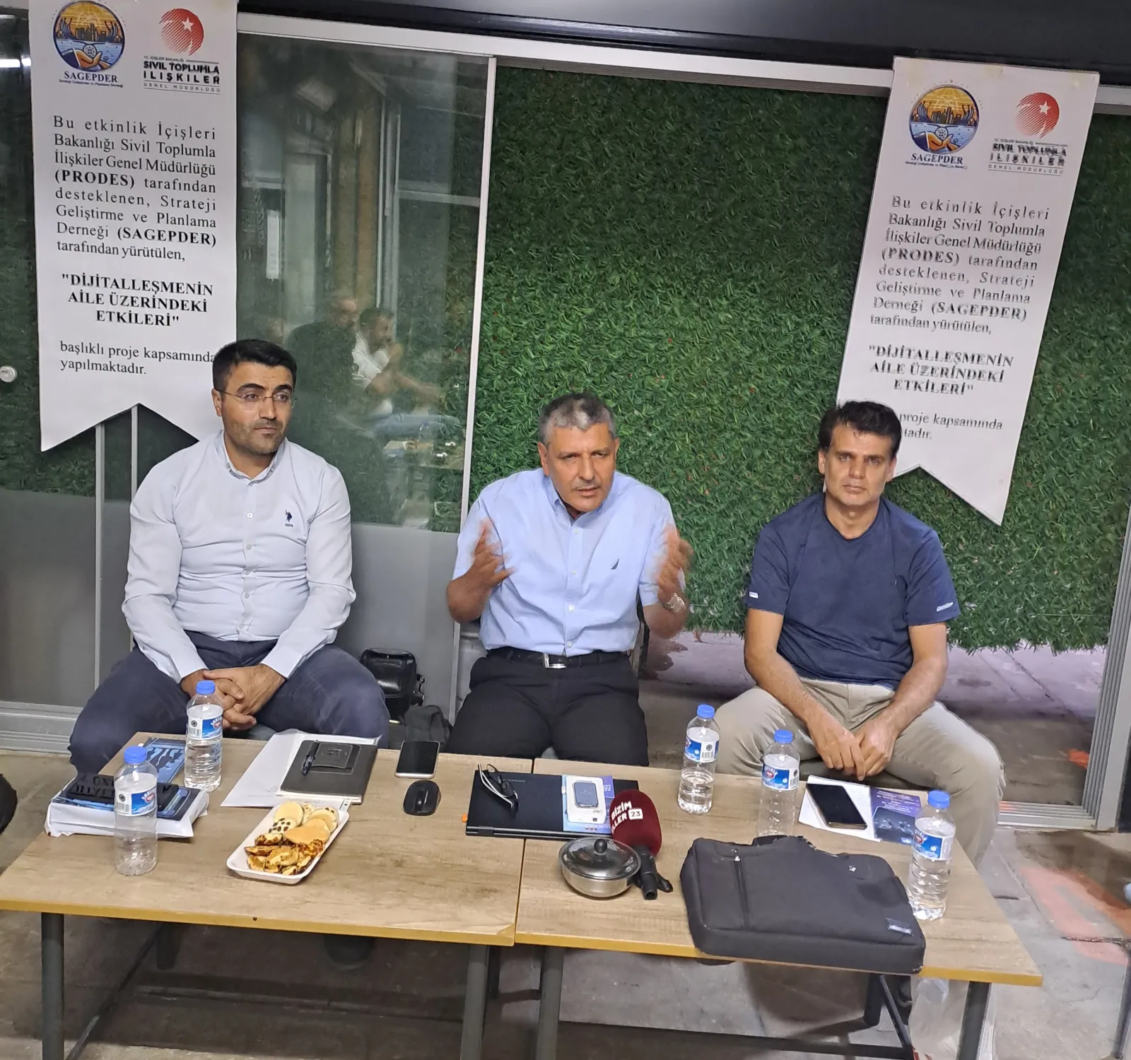 Manşet: SAGEPDER MAHALLEYE İNDİ  SEMİNER DÜZENLİYOR.