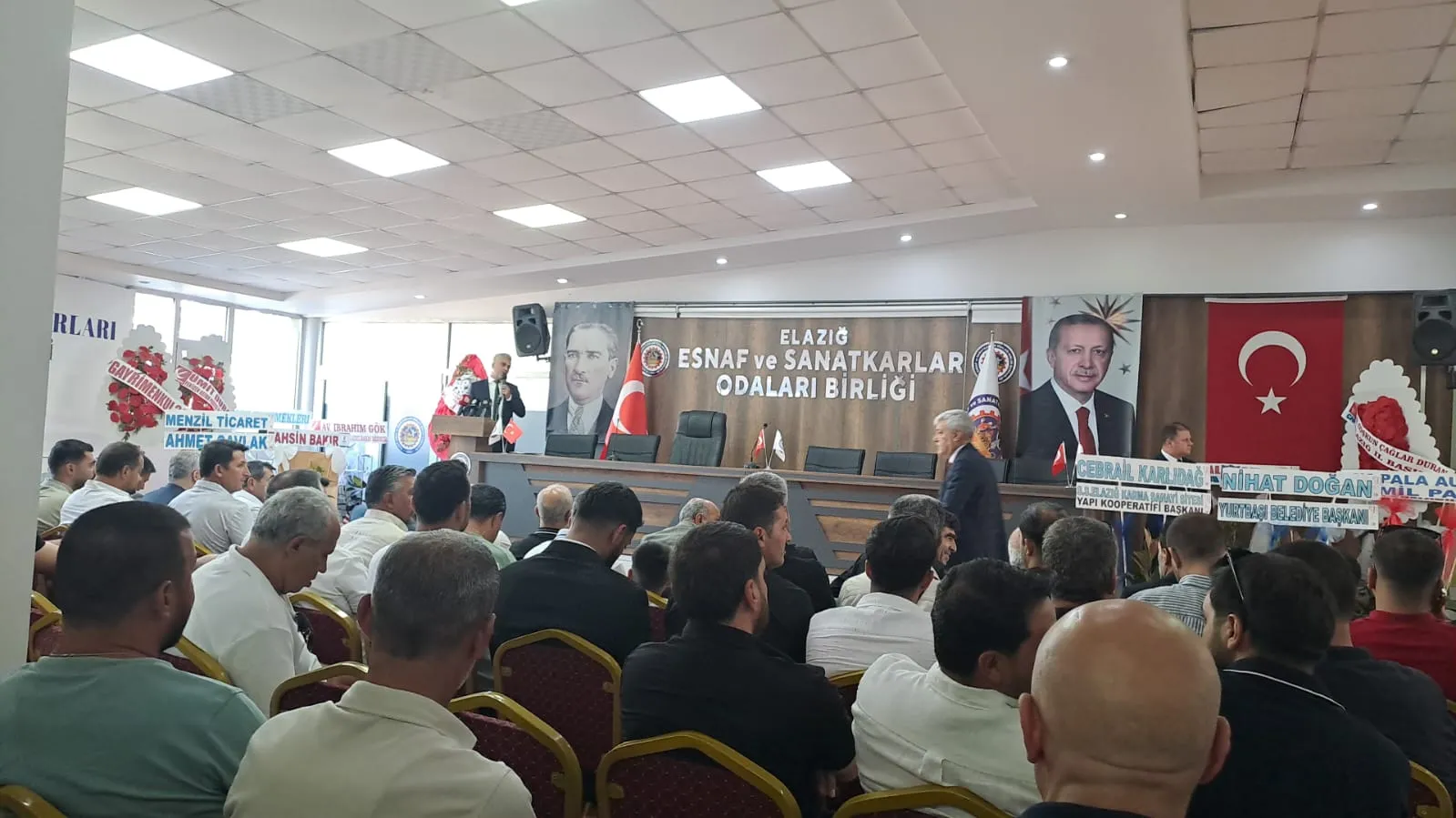Manşet: ELAZIĞ'DA EMLAKÇILAR ODASI RESMEN KURULDU: BAŞKANLIĞA NURİ GÜLYÜZ SEÇİLDİ