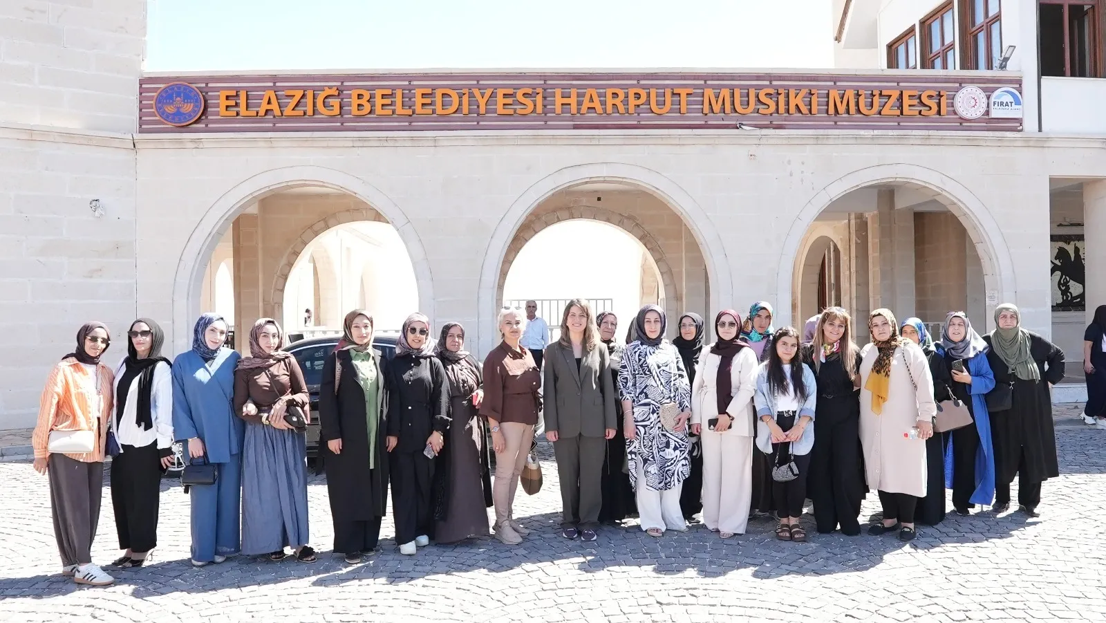 Manşet: ELAZIĞ BELEDİYESİ KADIN MECLİSİ'NDEN KADINLARA ÖZEL ANLAMLI ETKİNLİK