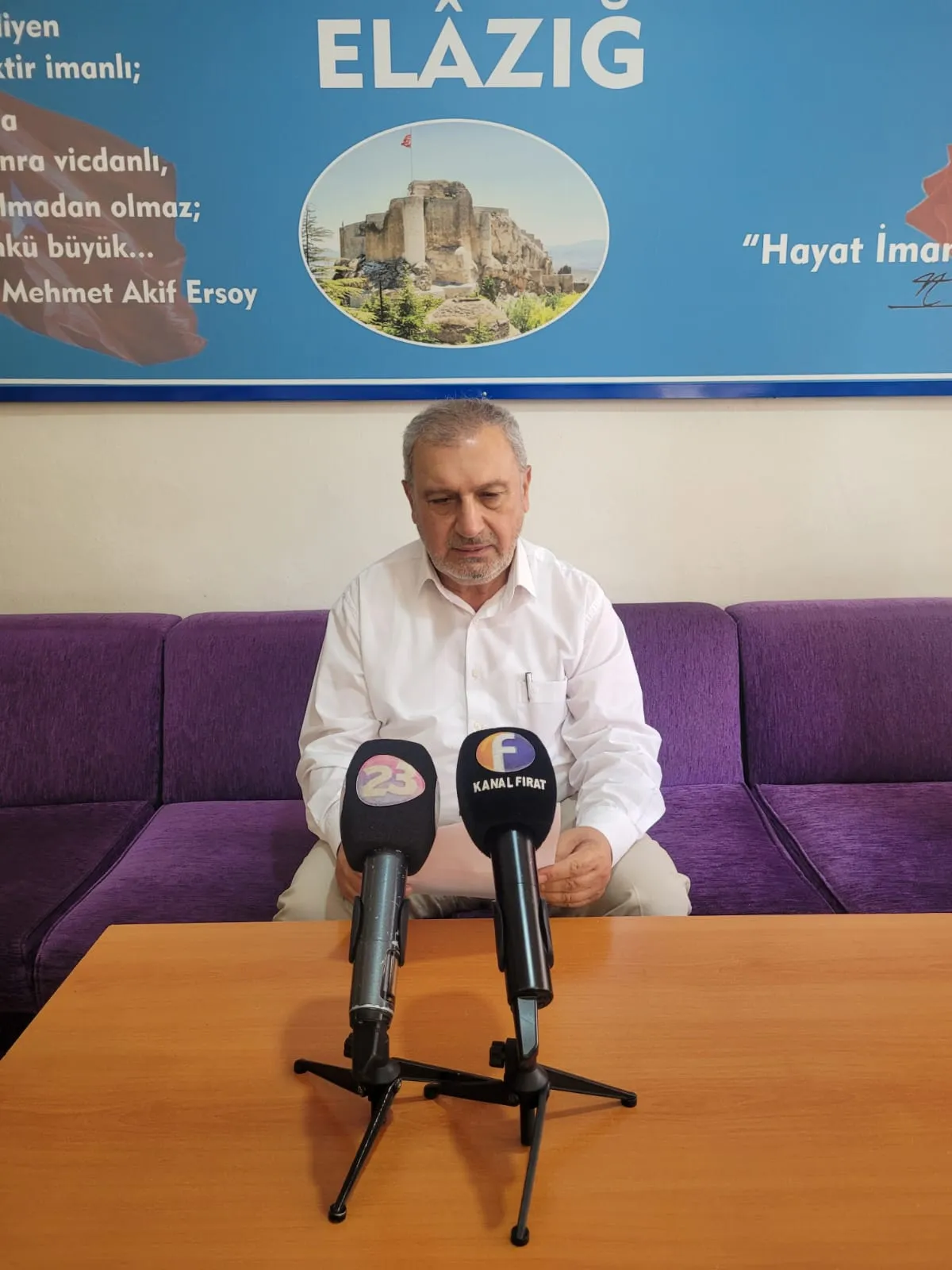 Manşet: ÖĞ-DER  ŞUURLU ÖĞRETMENLER DERNEĞİ  ELAZIĞ ŞUBESİ'NDEN YENİ ÖĞRETİM YILI BASIN AÇIKLAMASI