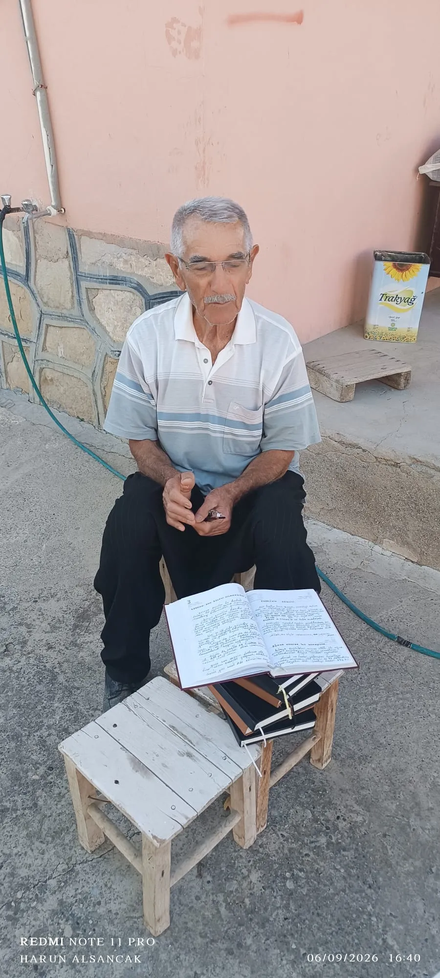 Manşet: 85 YILLIK HAFIZA: BASKİLLİ REŞAT YÜZGEÇ YAŞAYAN TARİHE IŞIK TUTUYOR