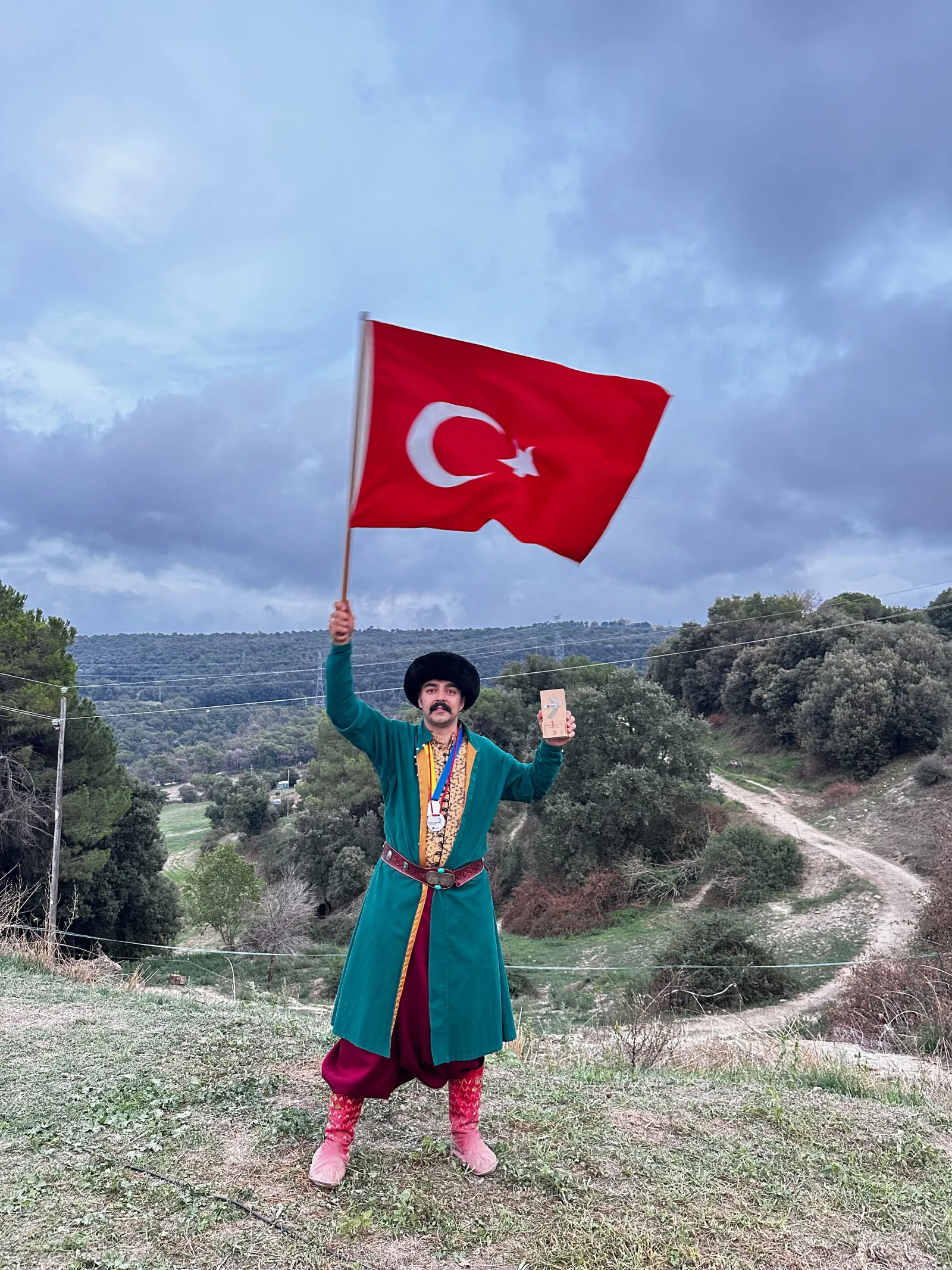 Manşet: ELAZIĞLI ATLI OKÇU AVRUPA BİRİNCİSİ OLDU.