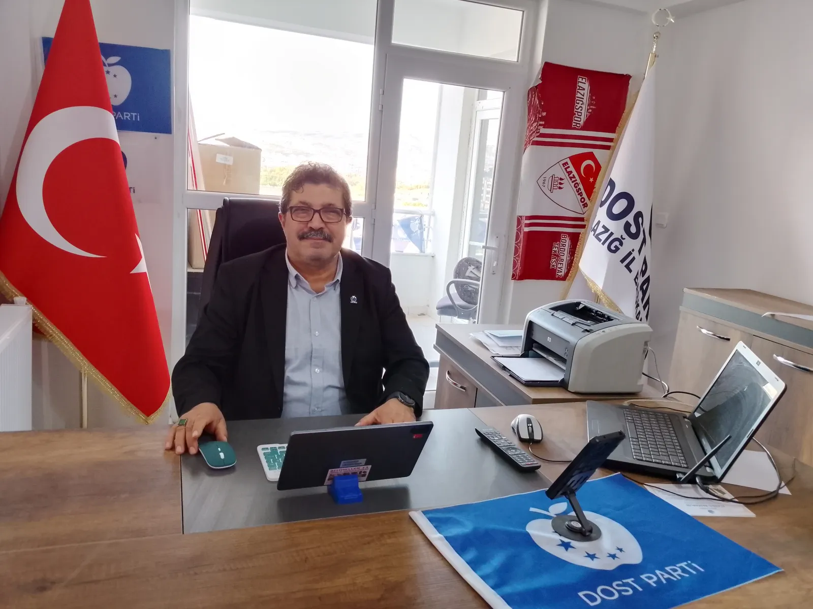 Manşet: DOST PARTİ ELAZIĞ İL BAŞKANI HASAN BİLGE’DEN 1 EKİM DÜNYA ÇOCUKLAR VE YAŞLILAR GÜNÜ MESAJI