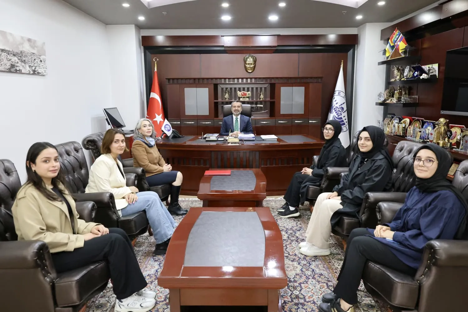 Manşet: FIRAT ÜNİVERSİTESİ FİZİK BÖLÜMÜ'NDEN BAŞKAN ŞERİFOĞULLARI’NA ZİYARET
