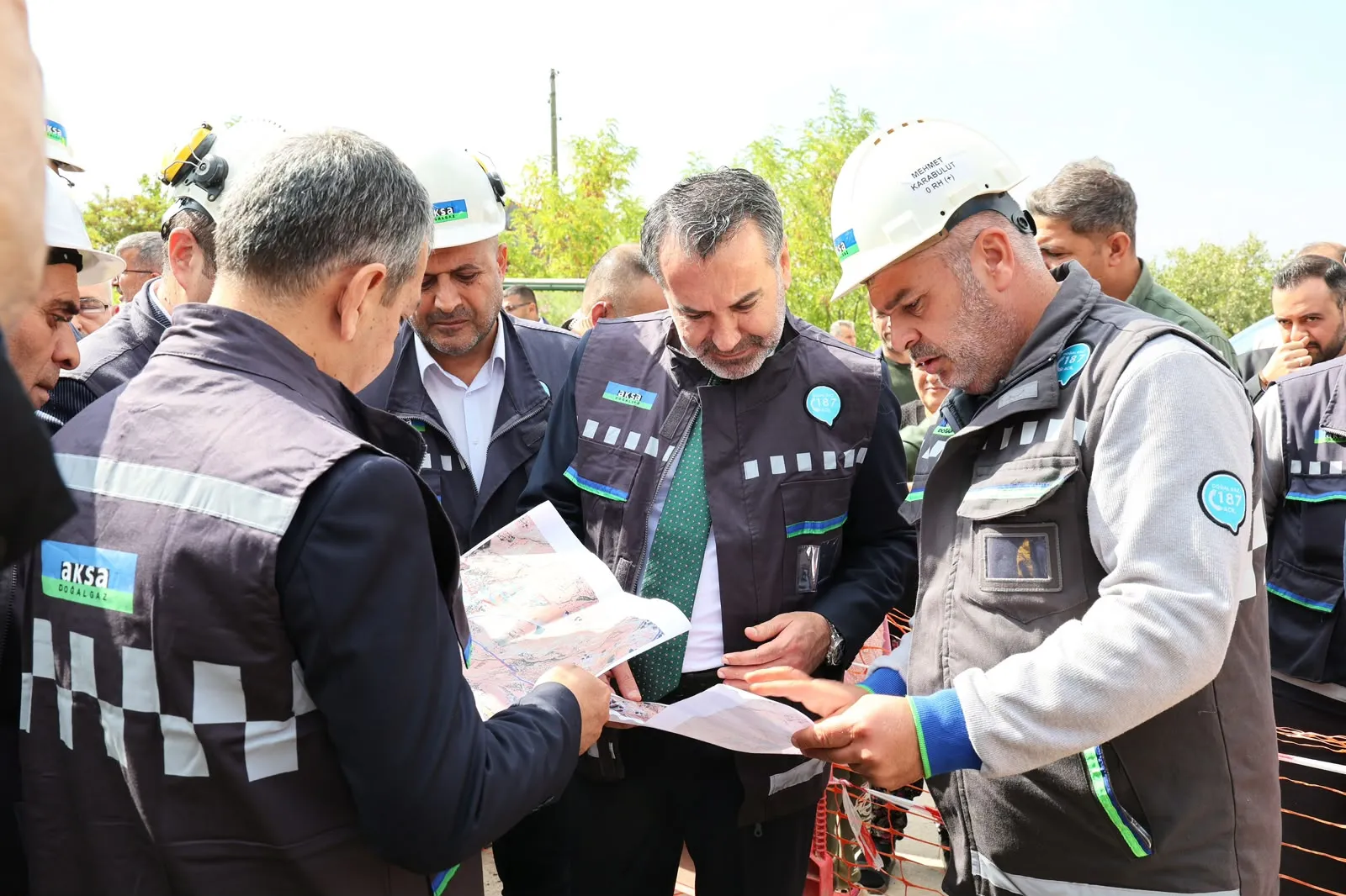 Manşet: ŞAHİNKAYA MAHALLESİ DOĞAL GAZA KAVUŞUYOR, İLK KAZMA VURULDU