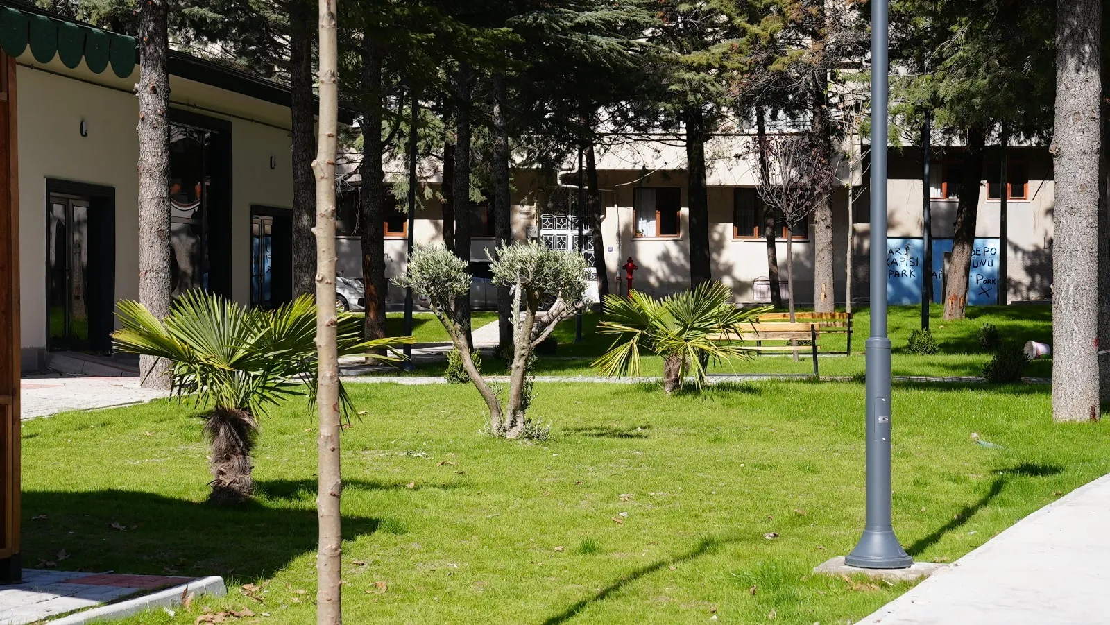 Manşet: ELAZIĞ BELEDİYESİ, ŞEHRE YENİ PARKLAR VE YAŞAM ALANLARI KAZANDIRMAYA DEVAM EDİYOR