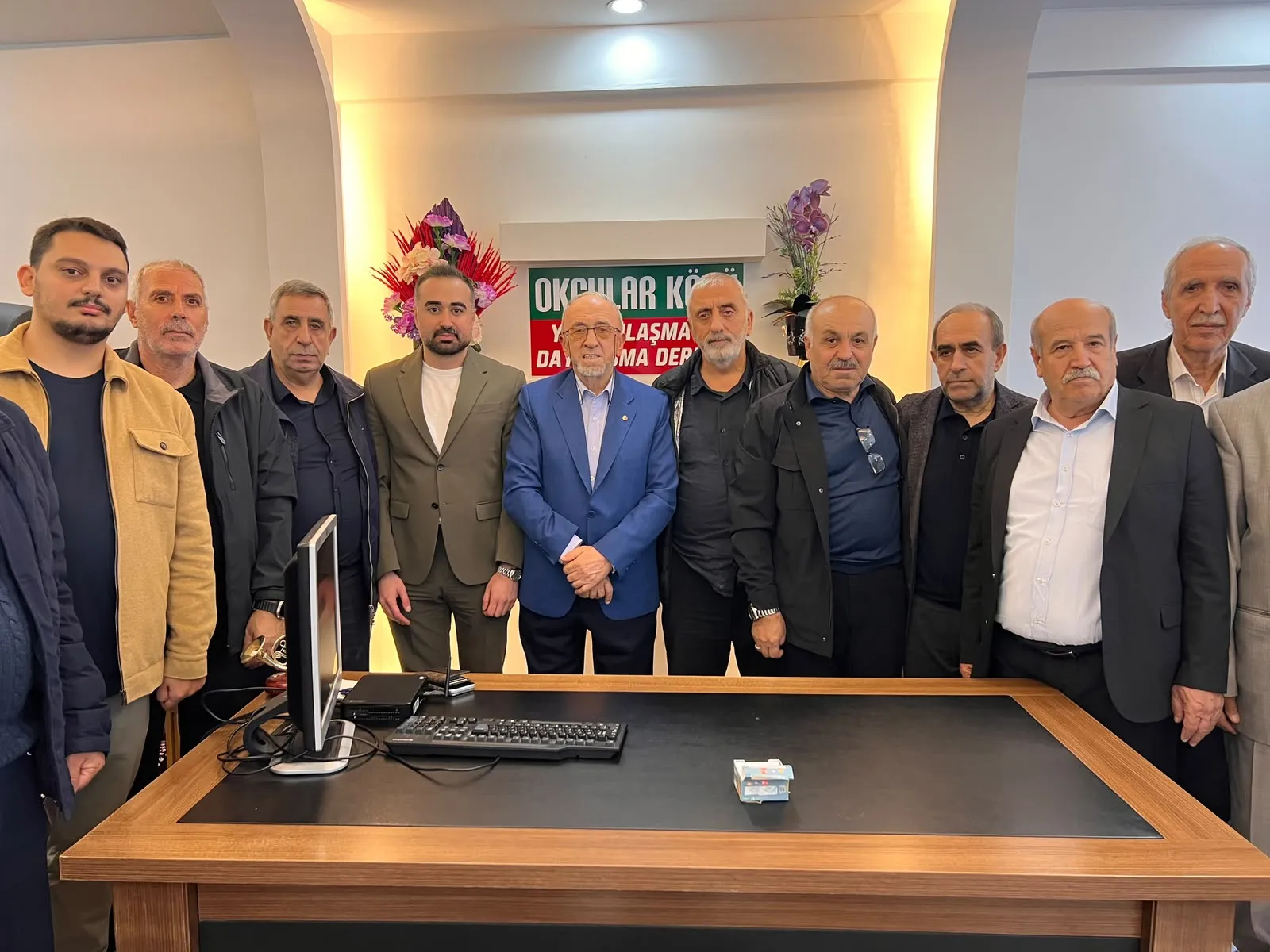 Manşet: TİCARET BORSASI BAŞKANI DUMANDAĞ’DAN DAYANIŞMA DERNEKLERİNE ZİYARET